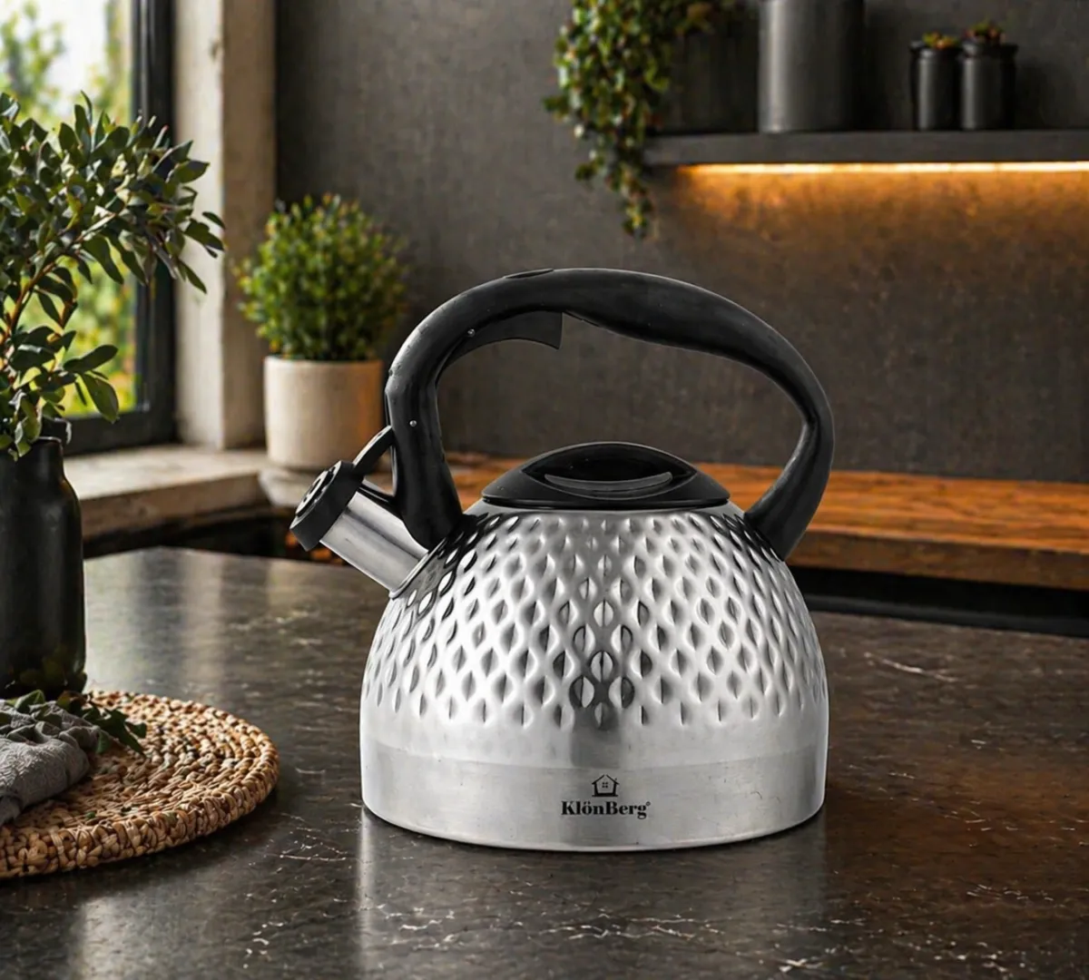 Stainless Steel 2.7L Whistling Kettle with Satin Finish KB-6644